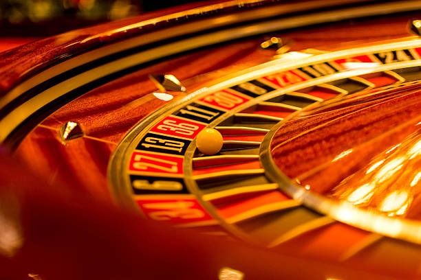 Dice roll result and payout settlement